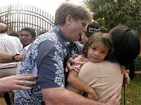 Những hình ảnh về vụ bắt cóc con tin ở Campuchia - 5