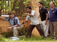 Những hình ảnh về vụ bắt cóc con tin ở Campuchia - 1