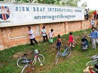 Những hình ảnh về vụ bắt cóc con tin ở Campuchia - 3