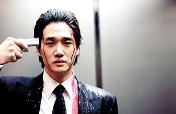 Kẻ sát nhân bắt chước phim hành động? - 1