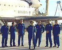 Tàu con thoi Discovery trở về trái đất an toàn - 1 Tàu con thoi Discovery trở về trái đất an toàn - 1