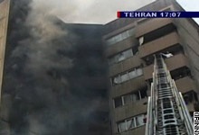 Chùm ảnh máy bay Iran lao xuống tòa nhà cao tầng - 1