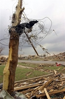 Lốc xoáy “xoá sổ” thị trấn Kansas, Mỹ - 3