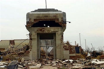 Lốc xoáy “xoá sổ” thị trấn Kansas, Mỹ - 4