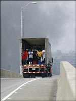 Chùm ảnh New Orleans chìm trong tuyệt vọng - 14 Chùm ảnh New Orleans chìm trong tuyệt vọng - 14