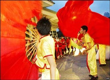 Chùm ảnh người Đông Á tưng bừng đón Tết - 4