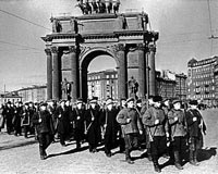 Hồng quân Liên Xô trên những dặm đường hành quân  - 9