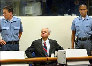 Cuộc đời cựu Tổng thống Nam Tư Milosevic qua ảnh - 10