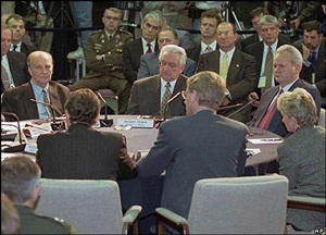 Cuộc đời cựu Tổng thống Nam Tư Milosevic qua ảnh - 6