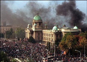 Cuộc đời cựu Tổng thống Nam Tư Milosevic qua ảnh - 8