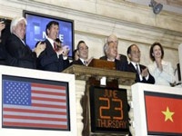 Chùm ảnh Thủ tướng Phan Văn Khải rung chuông sở giao dịch phố Wall - 4