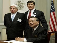 Chùm ảnh Thủ tướng Phan Văn Khải rung chuông sở giao dịch phố Wall - 10