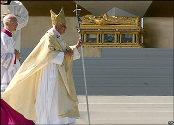 Chùm ảnh: Giáo hoàng trước làn sóng nổi giận của người Hồi giáo - 1