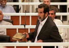 Những hình ảnh về phiên xét xử Saddam Hussein - 4 Những hình ảnh về phiên xét xử Saddam Hussein - 4