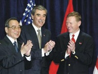 Thủ tướng Phan Văn Khải đến dự tiệc chiêu đãi của cộng đồng doanh nghiệp Mỹ - 1 Thủ tướng Phan Văn Khải đến dự tiệc chiêu đãi của cộng đồng doanh nghiệp Mỹ - 1