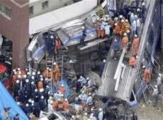 Chùm ảnh tai nạn tàu tại Nhật - 12 Chùm ảnh tai nạn tàu tại Nhật - 12