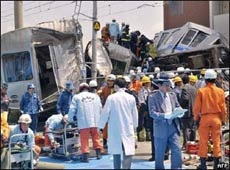 Chùm ảnh tai nạn tàu tại Nhật - 11 Chùm ảnh tai nạn tàu tại Nhật - 11