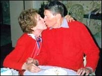 Phu nhân của các "VIP" - 1