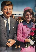 Phu nhân của các "VIP" - 3