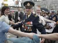 Chùm ảnh thế giới tưng bừng kỷ niệm chiến thắng Phát xít - 14 Chùm ảnh thế giới tưng bừng kỷ niệm chiến thắng Phát xít - 14