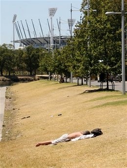 Australia: Nóng nắng kỷ lục lên tới 45 độ C - 1