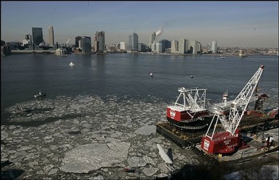Video: "Cú" hạ cánh máy bay ngoạn mục trên sông New York - 1