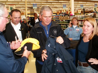 Ông Bush “đi tìm việc” ở Dallas - 1 Ông Bush “đi tìm việc” ở Dallas - 1