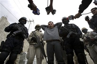 Mexico: Kinh hoàng kẻ ngâm “thủ tiêu” 300 người trong axít - 3 Mexico: Kinh hoàng kẻ ngâm “thủ tiêu” 300 người trong axít - 3