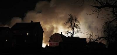 Máy bay lao xuống nhà dân ở New York, 49 người chết (kèm video) - 2