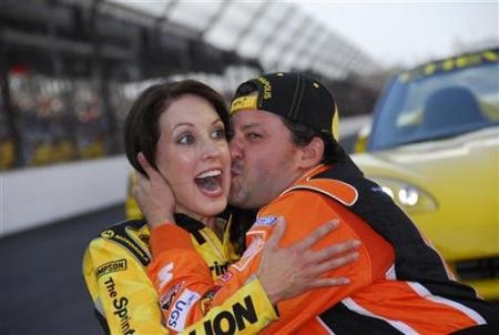 Chùm ảnh: Dấu ấn những nụ hôn - 2