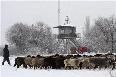 Mỹ đàm phán vận chuyển quân nhu cho Afghanistan qua Nga - 1 Mỹ đàm phán vận chuyển quân nhu cho Afghanistan qua Nga - 1