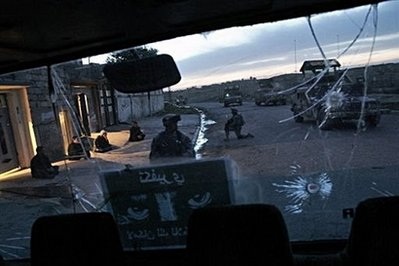 Chùm tin vắn qua ảnh - 4 Chùm tin vắn qua ảnh - 4