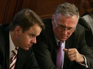 Chính phủ Liên minh của Séc sụp đổ - 1