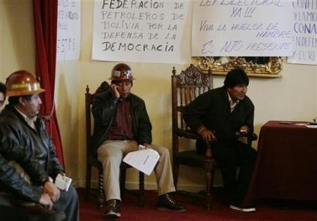 Chùm ảnh: Khi Tổng thống tuyệt thực - 2