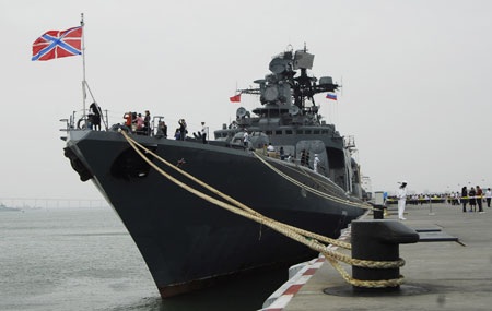 Chùm ảnh: “Đột nhập” tàu săn tàu ngầm của Hải quân Nga - 9