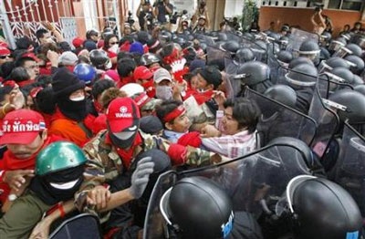 Khủng hoảng chính trị Thái Lan đang đổi màu - 7