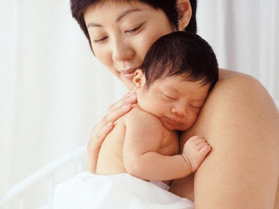 Khổ vì kiêng tắm sau sinh  - 1