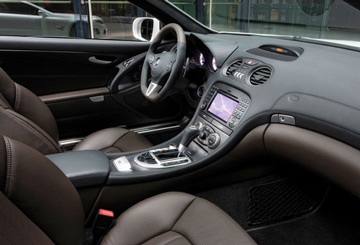 Mua xe Mercedes tặng đồng hồ Thuỵ Sĩ - 3