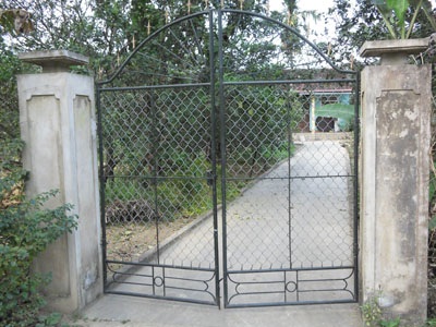 Dân kéo nhau lên huyện “tố” chuyện tiền hỗ trợ Tết - 1