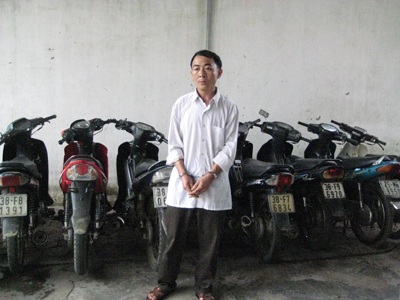 "Siêu trộm" xe máy ở bệnh viện sa lưới - 1 "Siêu trộm" xe máy ở bệnh viện sa lưới - 1