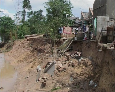 Mưa lũ phức tạp, Hà Tĩnh lo lũ quét - 11