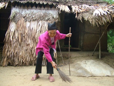 Cụ bà sợ... chết mà không ai biết - 2