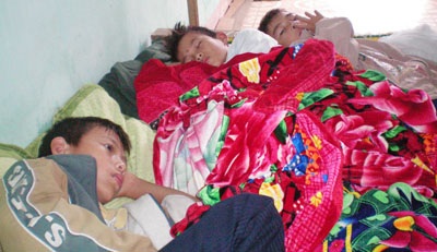 Hà Tĩnh: Một người tử vong, nhiều người nhập viện vì sốt cao, co giật - 3