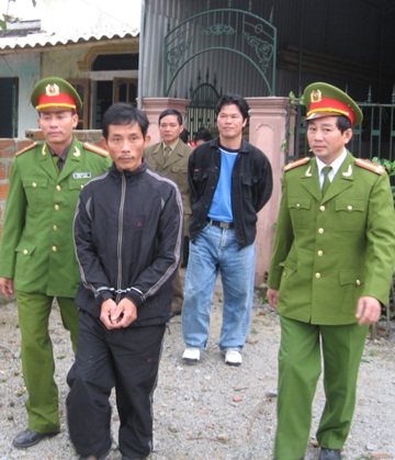 Phá mắt xích cung cấp "hàng" cho các động thổ - 1