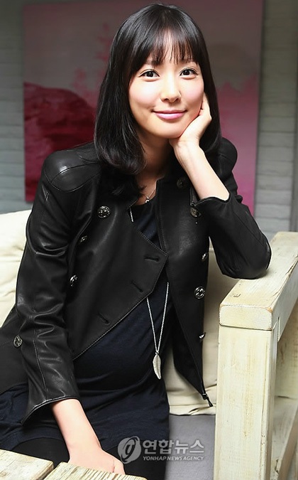 “Bà bầu” xinh đẹp Son Tae Young sẽ sinh con vào tháng 2 tới - 6