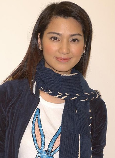 Hồng Hân sẽ lên xe hoa với “phi công trẻ”? - 1