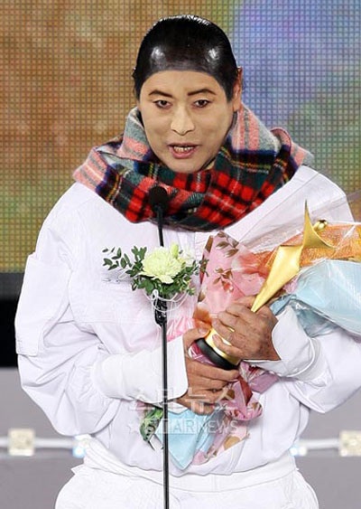 Siêu mẫu Lâm Chí Linh đoạt giải Ngôi sao châu Á - 20