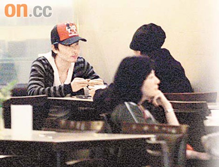 Thái Thiếu Phân và chồng kỷ niệm một năm ngày cưới - 4 Thái Thiếu Phân và chồng kỷ niệm một năm ngày cưới - 4