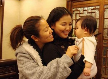 Lưu Đào lần đầu khoe con gái cưng - 2 Lưu Đào lần đầu khoe con gái cưng - 2