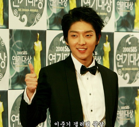 “Mỹ nam” Lee Jun Ki “tấn công” âm nhạc - 5